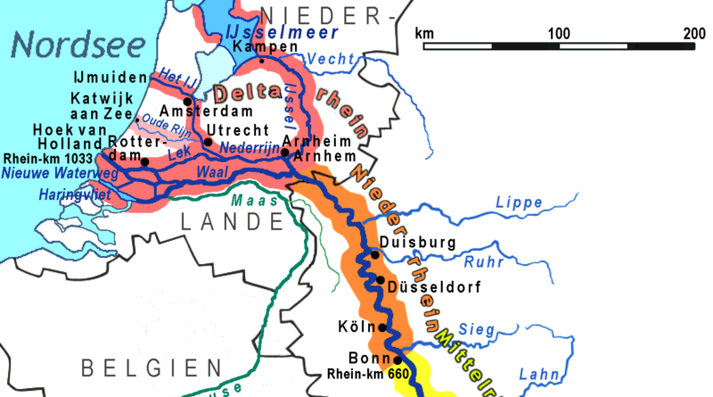 Abschnitte des Rheinlaufs (Ausschnitt) - Von Ulamm - File:Rhein-Karte.png by Daniel Ullrich (Threedots), CC BY-SA 3.0, https://commons.wikimedia.org/w/index.php?curid=32751894