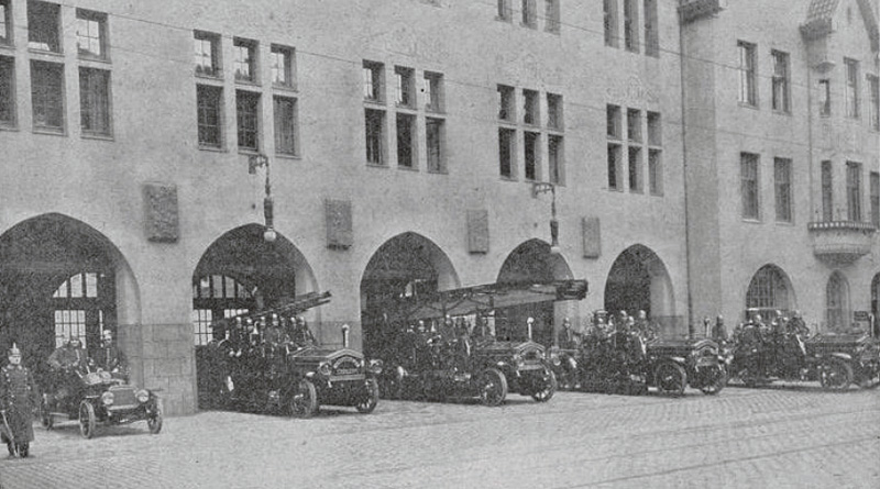 Foto: Einweihung Feuerwache III an der Münsterstraße 1911