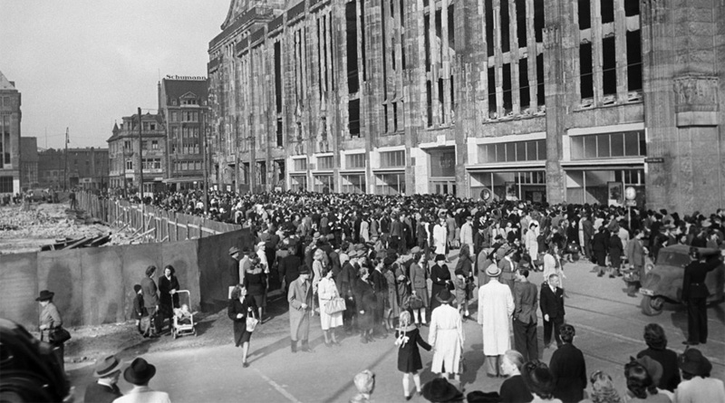 Wiedereröffnung des Warenhauses Kaufhof an der Kö nach dem Krieg am 30.09.1948. (Bild:lvr.de)