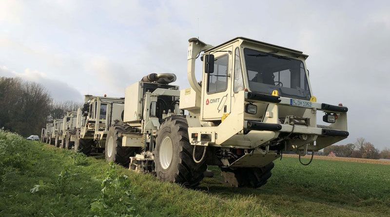 Mit einem solchen Vibro-Truck führt der Geologische Dienst im Düsseldorfer Norden seismische Messungen durch © Geologischer Dienst NRW
