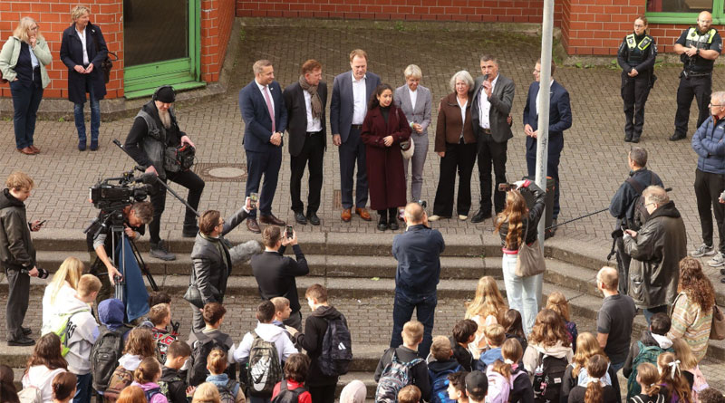 Rund 1.200 Erkrather Schüler haben den Unterricht im ehemaligen Gebäude des Schloss-Gymnasiums Benrath an der Hospitalstraße 45 aufgenommen. Bild: Landeshauptstadt Düsseldorf/David Young