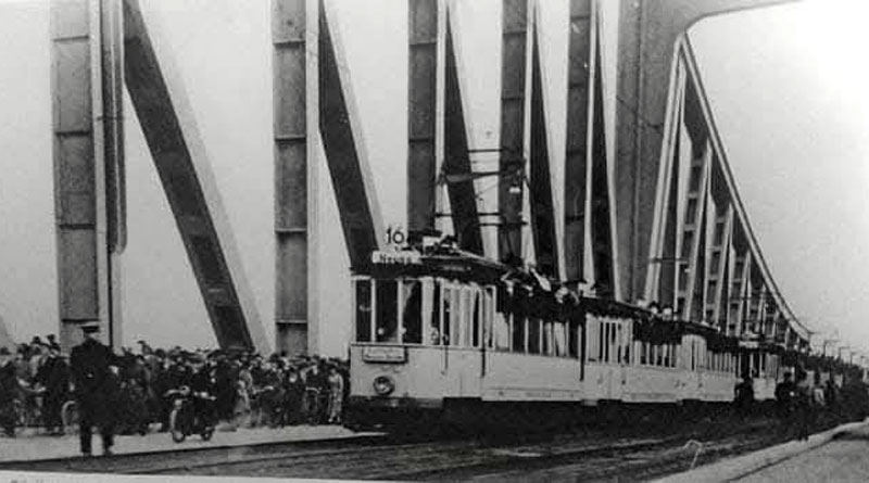 Linie 16 anlässlich der Eröffnung der Südbrücke am 12. November 1929