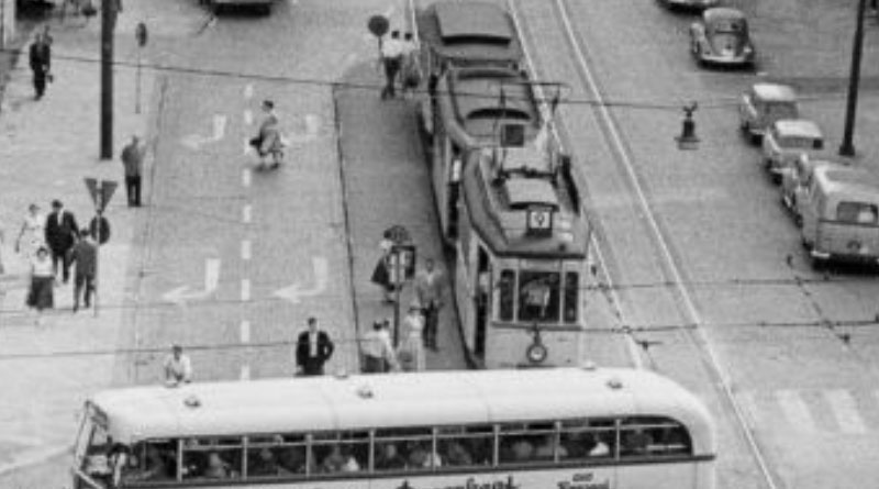 Titelbild (Ausschnitt): Linie 9 im August 1959 am Worringer Platz (Rheinbahn)