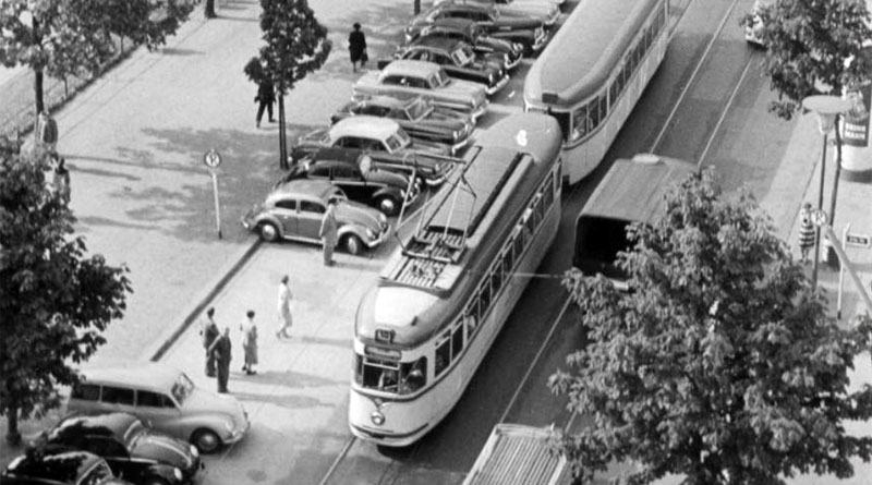 Linie 10 in den 1950er Jahren auf der Kö - Foto: Rheinbahn