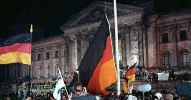Tag der Deutschen Einheit - Bild: Von Bundesarchiv, Bild 183-1990-1003-400 , / Grimm, Peer / CC-BY-SA 3.0, CC BY-SA 3.0 de, https://commons.wikimedia.org/w/index.php?curid=5425931