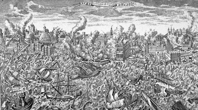Zeitgenössische Darstellung des Erdbebens: Lissabon steht in Flammen, im Hafen kentern Schiffe in den Wellen des Tsunami (Kupferstich)