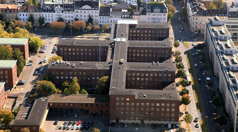 Bilanz der Polizei Düsseldorf zu Weihnachten 2025 - Titelbild Polizeipräsidium Düsseldorf (2012): Frank Vincentz - Eigenes Werk, CC BY-SA 3.0, https://commons.wikimedia.org/w/index.php?curid=21934758