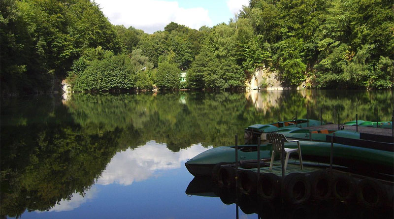 Blauer See - Bild: Von Kungfuman - Selbst fotografiert, CC BY-SA 3.0, https://commons.wikimedia.org/w/index.php?curid=1152497