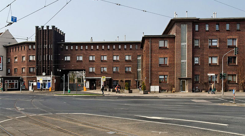 Rheinbahn Betriebshof Heerdt am Handweiser - Bild: Von Wiegels - Eigenes Werk, CC BY 3.0, https://commons.wikimedia.org/w/index.php?curid=15016518 Linie B, Linie C