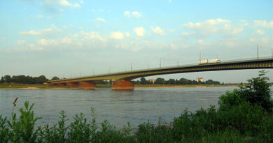 Josef-Kardinal-Frings-Brücke (Südbrücke)