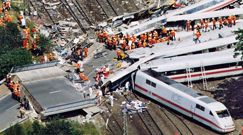 ICE 884 „Wilhelm Conrad Röntgen“ auf der Fahrt von München nach Hamburg