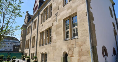 Benrather Rathaus - Bild: Landeshauptstadt Düsseldorf/Claus Langer