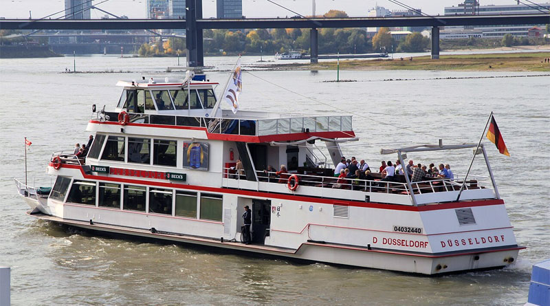 Titelbild (Passagierschiff "Düsseldorf" an der unteren Rheinwerft): Frank Vincentz - Eigenes Werk, CC BY-SA 3.0, https://commons.wikimedia.org/w/index.php?curid=23397646