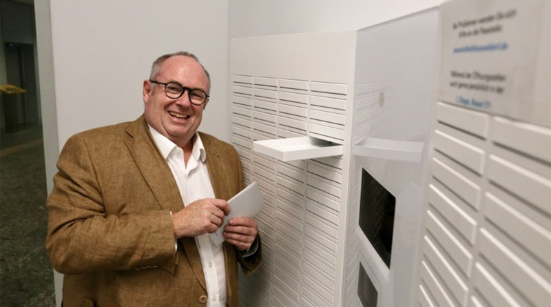 Ab sofort können Dokumente rund um die Uhr im Dienstleistungszentrum abgeholt werden - Copyright: Landeshauptstadt Düsseldorf/Ingo Lammert