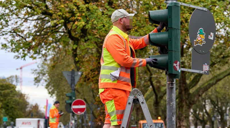 Installation von Vielfalts-Ampelpärchen an 18 Fußgängerampeln an der Heinrich-Heine-Allee und der Königsallee